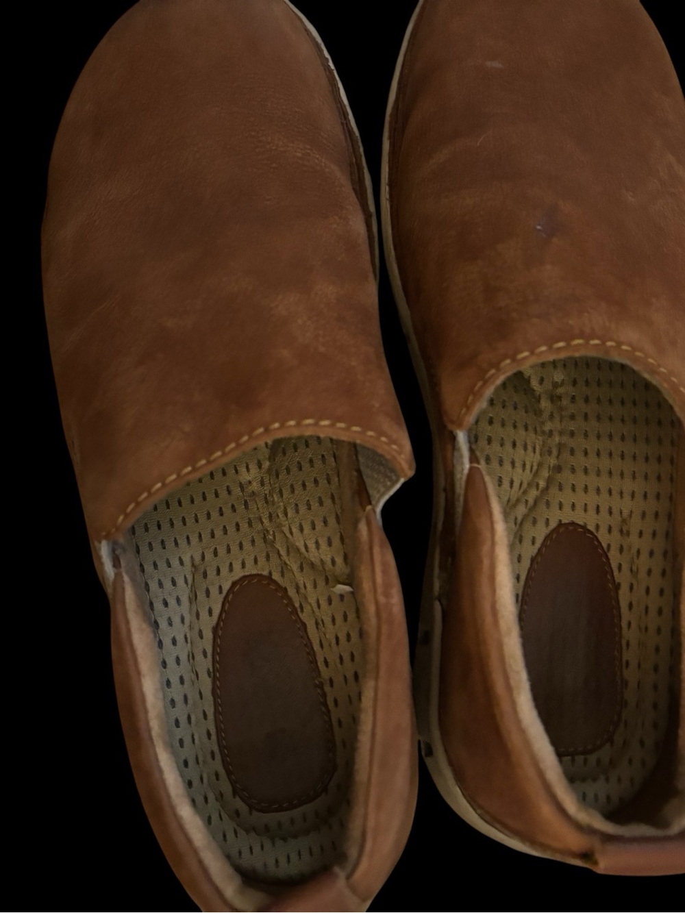Suede/leather men’s size 9 slip on/loafer brown shoes. Brand BORN.